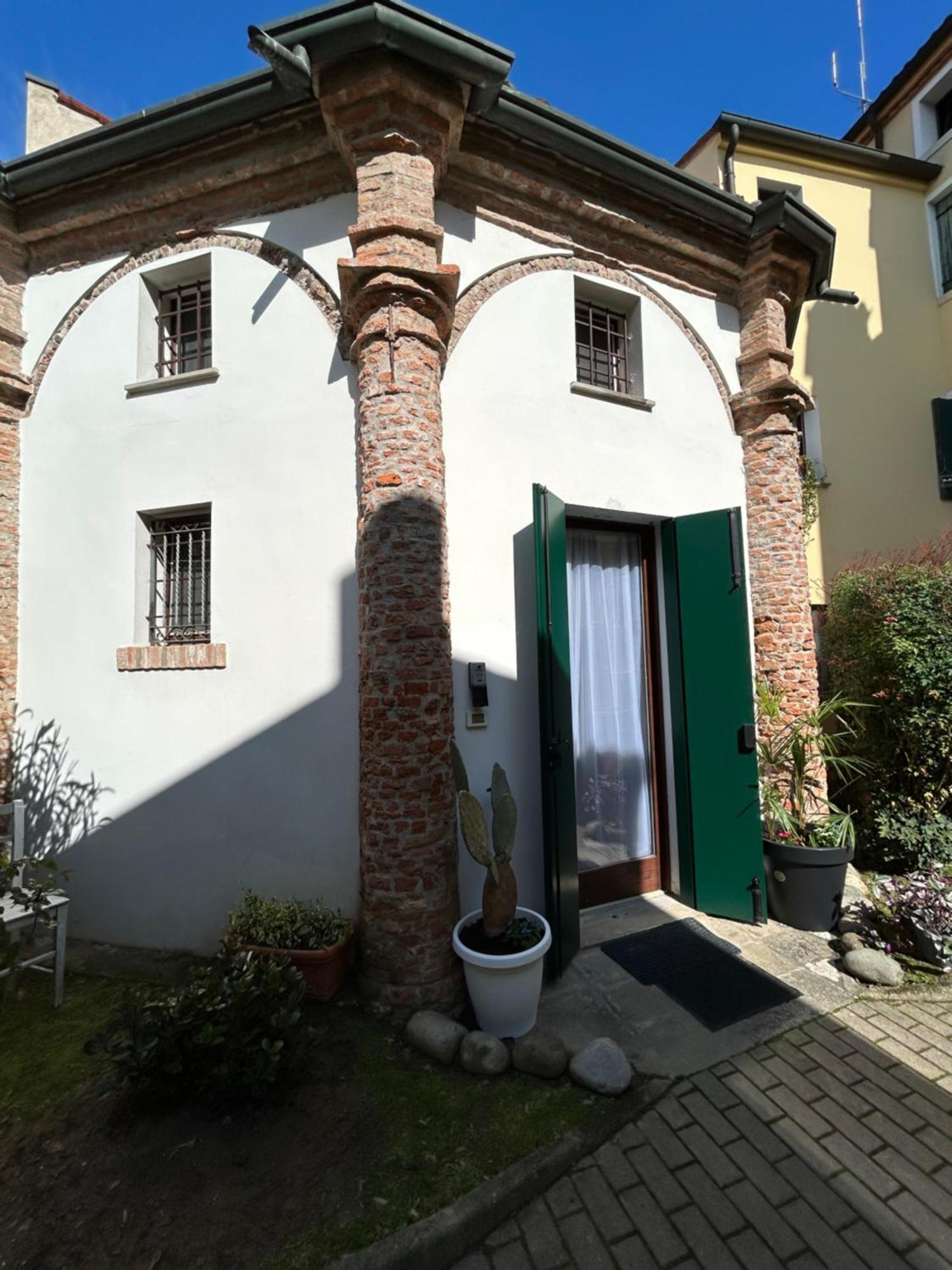 Chiesetta Abside Ex Seminario -Apartment Rovigo Exterior foto